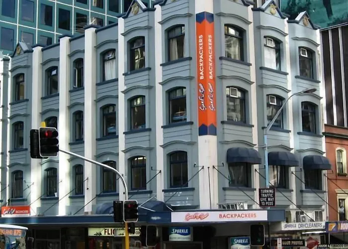 Surf 'N' Snow Backpackers Across Sky Tower Hostel Auckland
